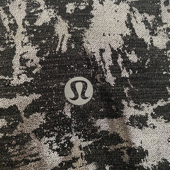 RARE LIMITED EDITION LULULEMON LEGGINGS length 25 - Picture 2 of 3